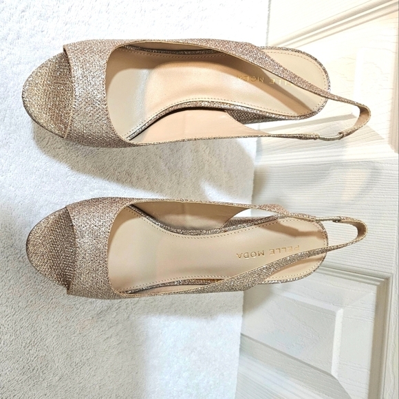 NWT Pelle Moda Palma Slingback Sandal w 4" 3/4 heel & 1" platform 9M Plat Gold - Picture 4 of 8